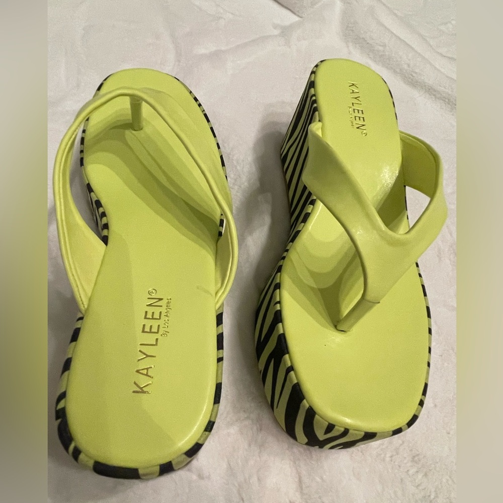 New Dolls Kill Animal Print Sandals Sz 10